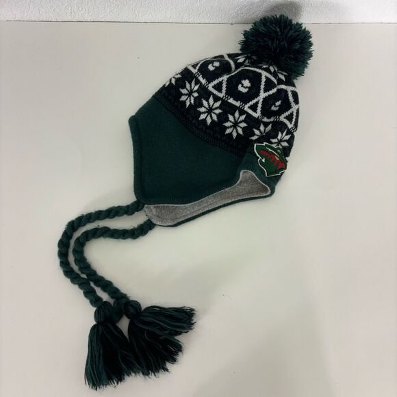 NHL Minnesota Wild Hockey Green Snowflake Fleece Winter Hat Unisex - Picture 1 of 9